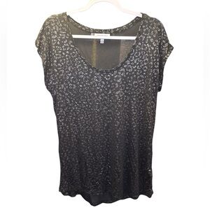 Jennifer Lopez Black and Silver Patterned Short Sleeve High-Low Top